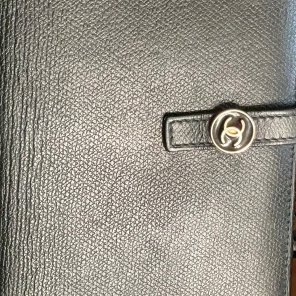 Beautiful Safina leather from Italy Chanel $3000 wallet used luxury gently used